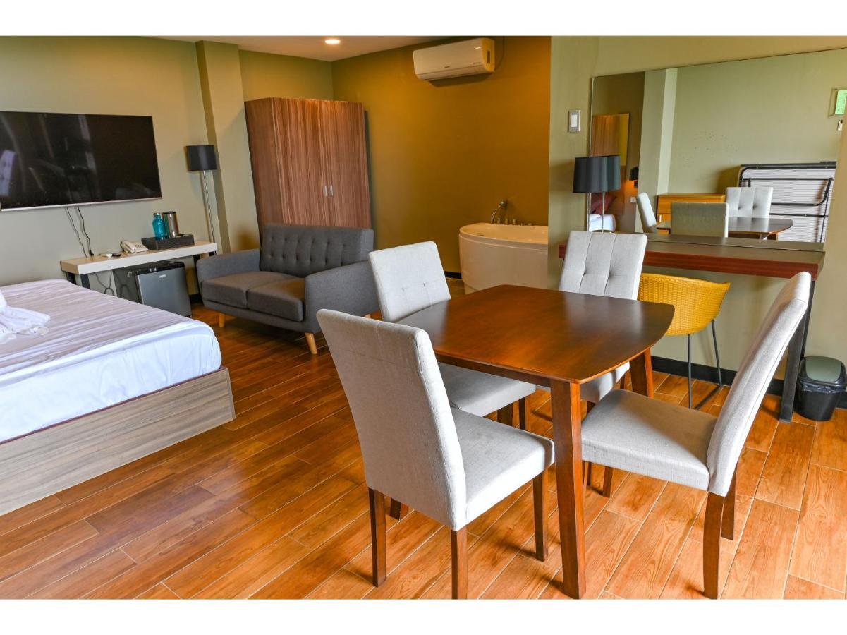 Capital O 890 Nami Hotel Tagaytay 大雅台 外观 照片
